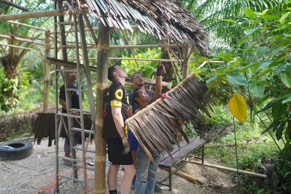 Etudiants-ingenieurs-construction-thailande